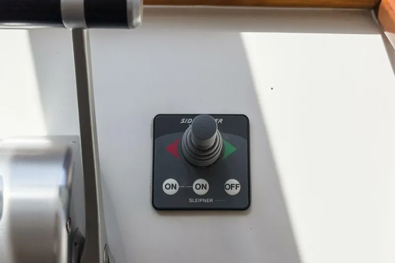 Slide: The Image of Navigator Classic Pilothouse 2001 - 5723309