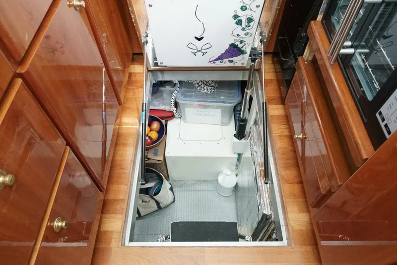 Slide: The Image of Navigator Classic Pilothouse 2001 - 5723329