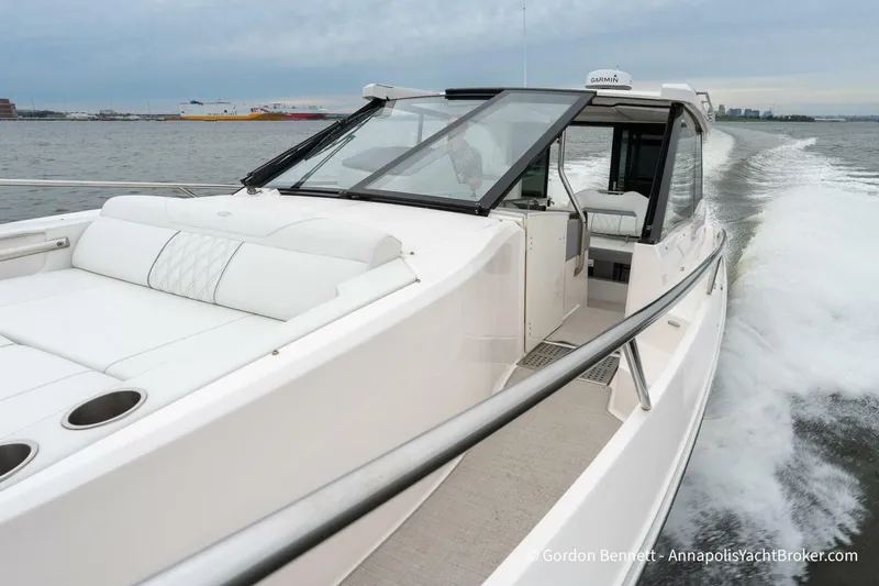 Slide: The Image of Regal 36 XO 2024 - 5697301