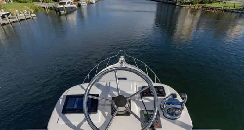 Slide: The Image of Pursuit 3800 Express 2004 - 5879639