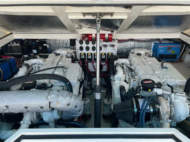 Slide: The Image of Cabo 31 Express 2000 - 5698113