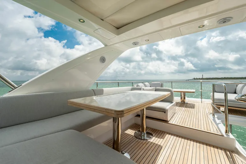 Slide: The Image of Azimut 55 FLY 2022 - 5698281