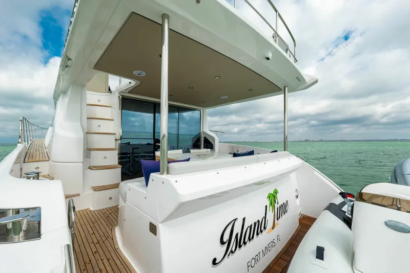 Slide: The Image of Azimut 55 FLY 2022 - 5698273