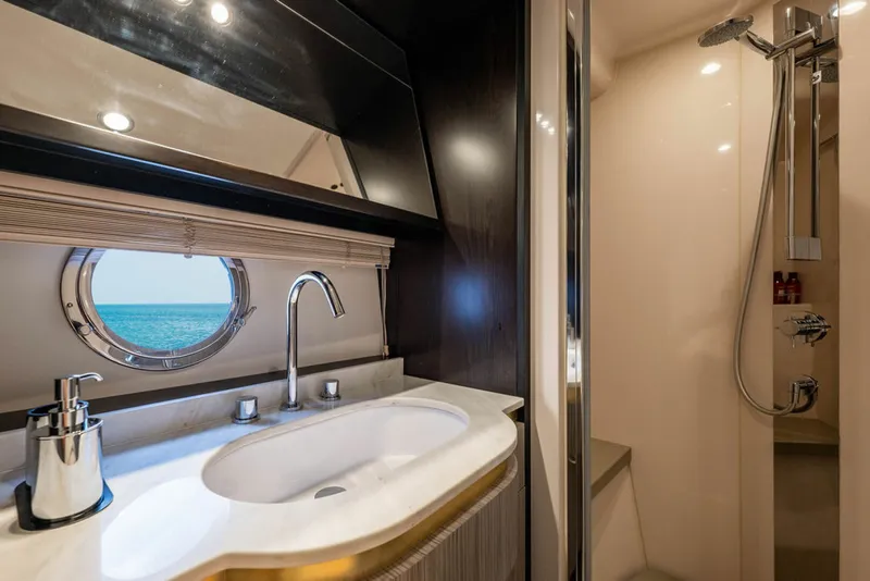 Slide: The Image of Azimut 55 FLY 2022 - 5698295