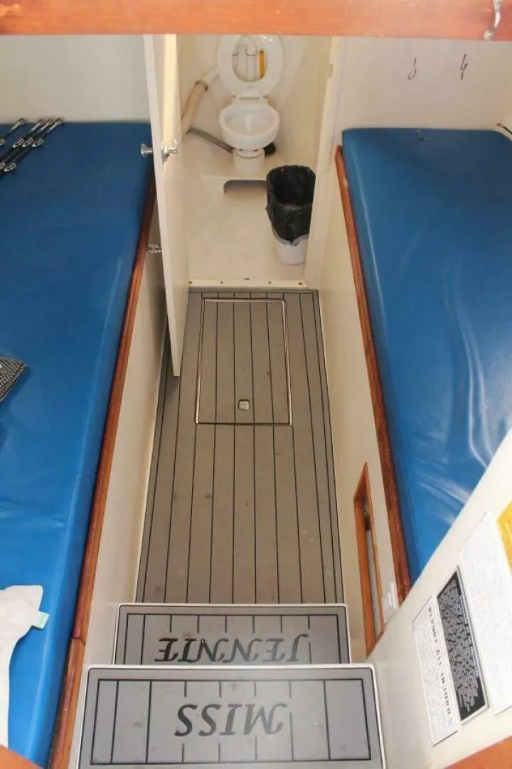 Slide: The Image of V Berth - 5698725