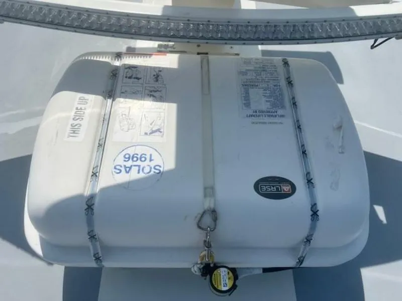 Slide: The Image of 6 Person Liferaft - 5698726