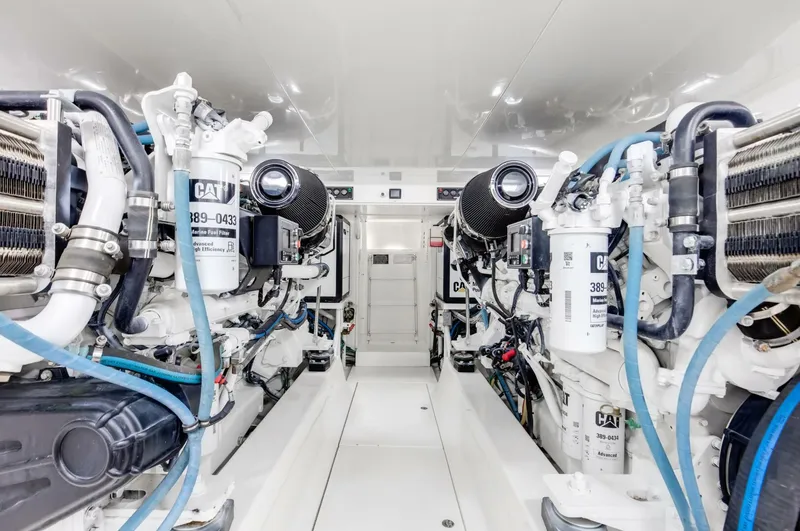 Slide: The Image of Ocean 64 Convertible 2015 - 5698766