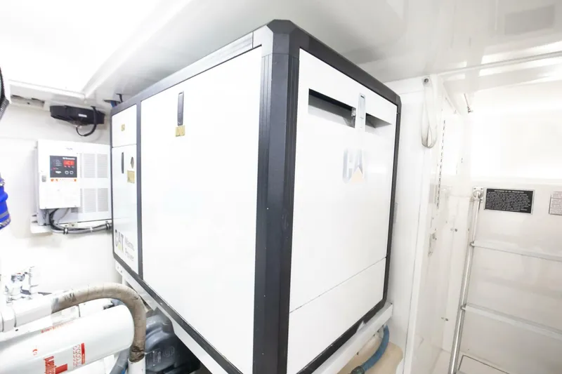 Slide: The Image of Ocean 64 Convertible 2015 - 5698772