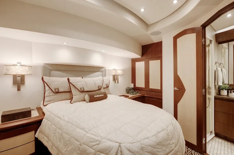 Slide: The Image of Ocean 64 Convertible 2015 - 5698748