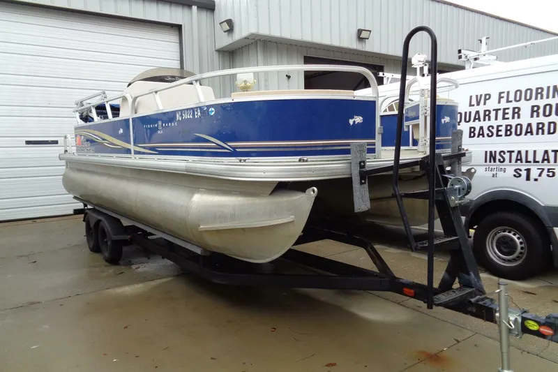 Slide: The Image of Tracker Fishin' Barge 22 DLX 2014 - 5699059