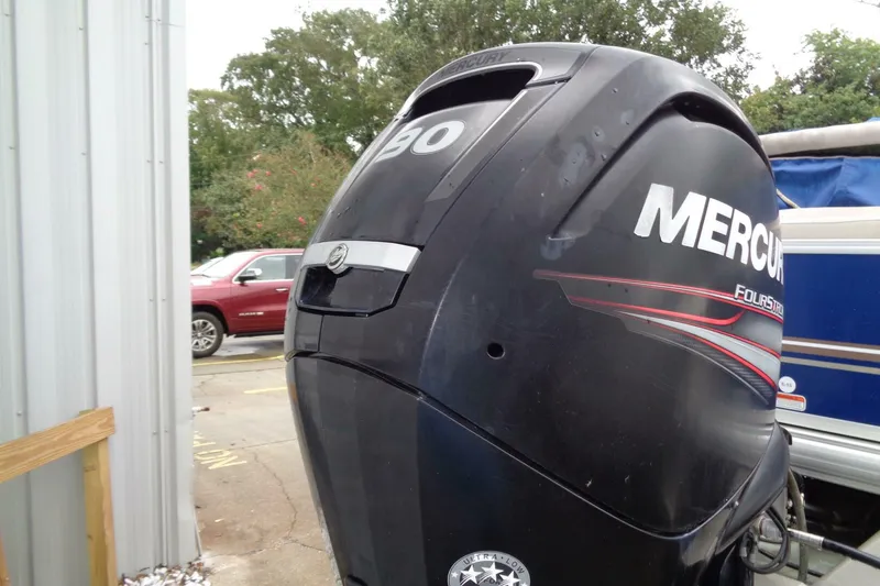 Slide: The Image of Tracker Fishin' Barge 22 DLX 2014 - 5699062