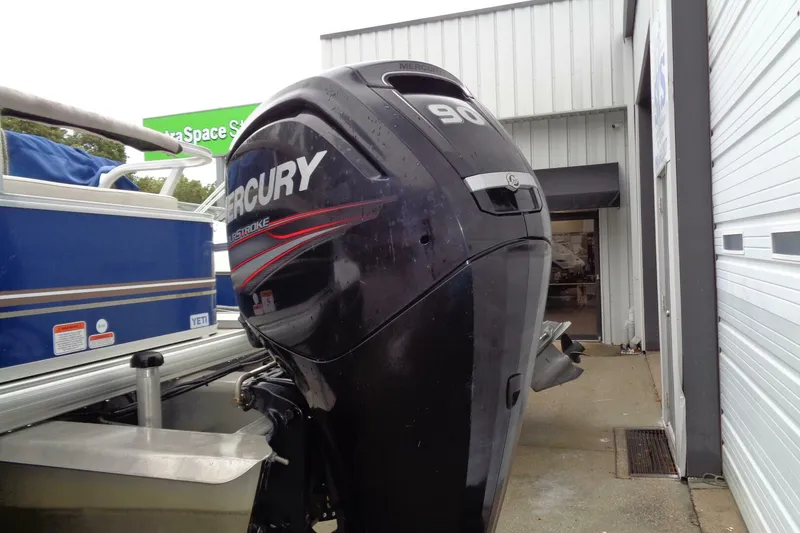 Slide: The Image of Tracker Fishin' Barge 22 DLX 2014 - 5699065