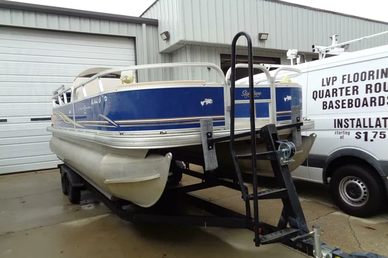 Slide: The Image of Tracker Fishin' Barge 22 DLX 2014 - 5699047