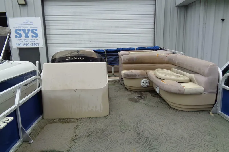 Slide: The Image of Tracker Fishin' Barge 22 DLX 2014 - 5699050