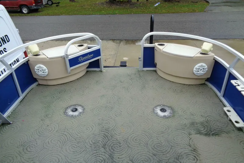 Slide: The Image of Tracker Fishin' Barge 22 DLX 2014 - 5699056