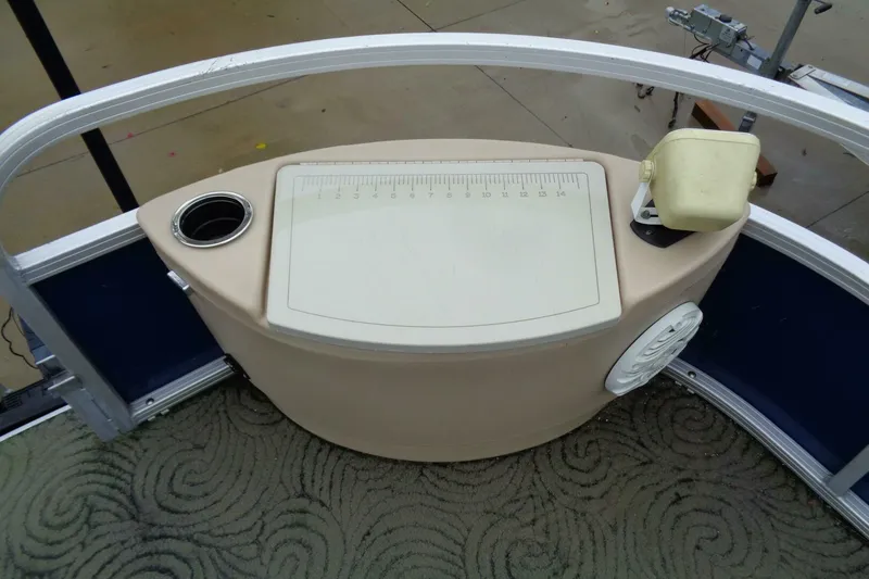 Slide: The Image of Tracker Fishin' Barge 22 DLX 2014 - 5699057