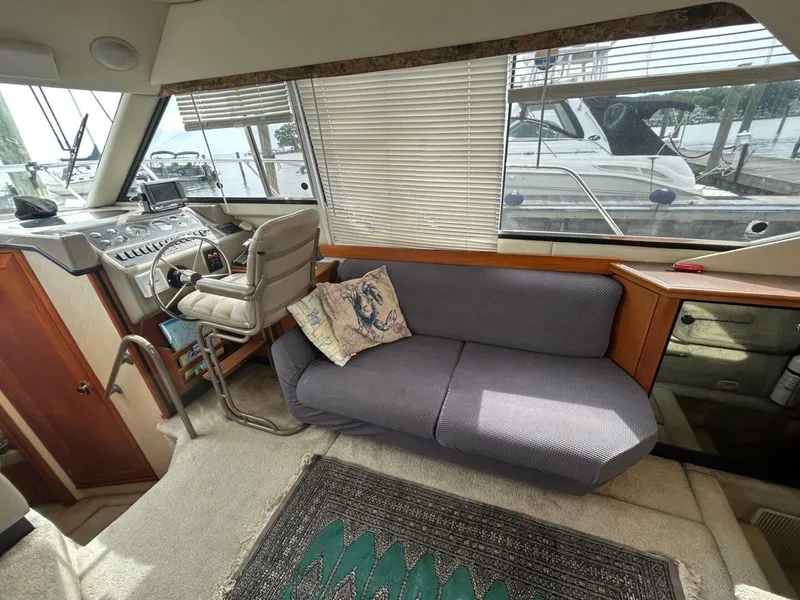 Slide: The Image of Bayliner 3587 MY 1997 - 5699284