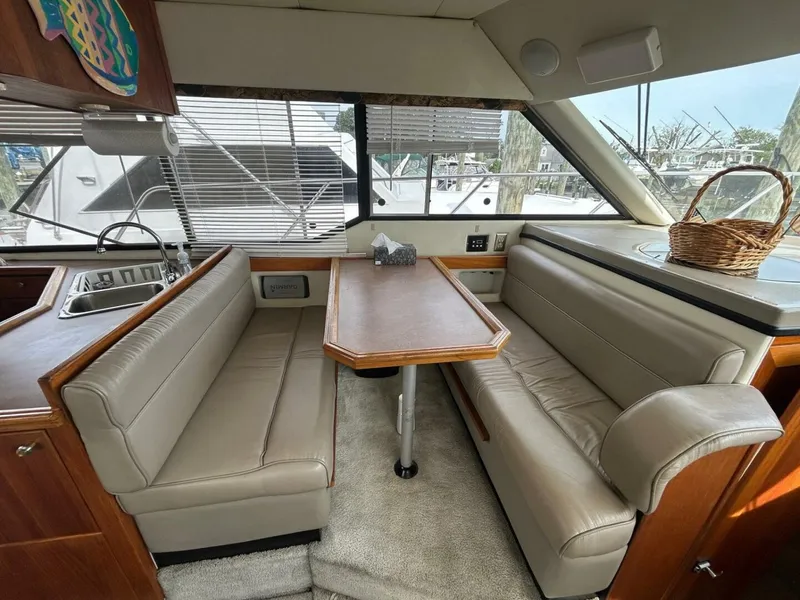 Slide: The Image of Bayliner 3587 MY 1997 - 5699287