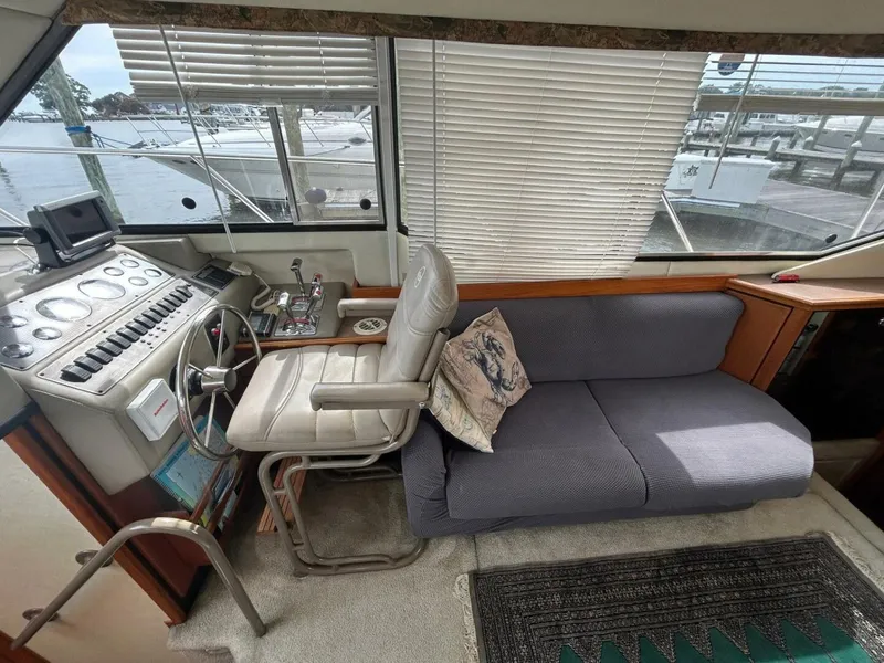 Slide: The Image of Bayliner 3587 MY 1997 - 5699288