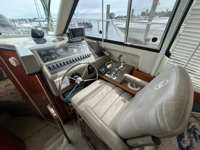 Slide: The Image of Bayliner 3587 MY 1997 - 5699289