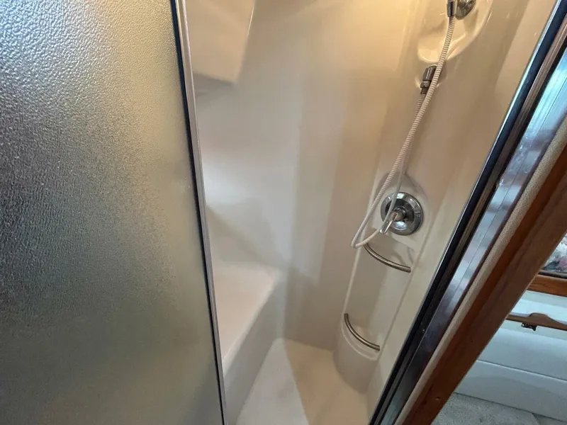 Slide: The Image of Bayliner 3587 MY 1997 - 5699299