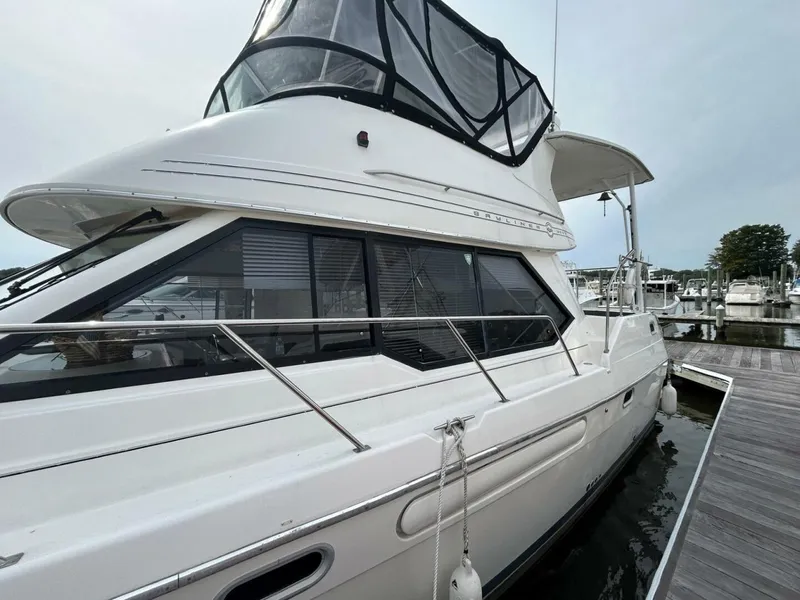 Slide: The Image of Bayliner 3587 MY 1997 - 5699268