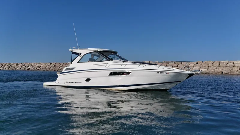 The Image of Regal 35 Sport Coupe 2016 - 5699846