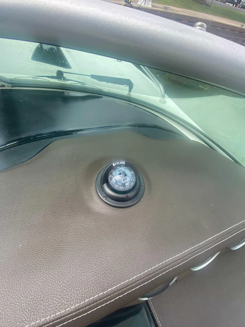 Slide: The Image of Sea Ray 260 Sundancer 2018 - 5699922