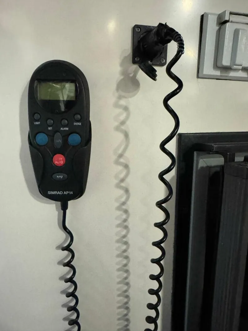 Slide: The Image of Rinker 342 Fiesta Vee 2002 - 5700040