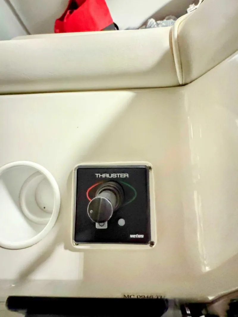 Slide: The Image of Carver 406 Aft Cabin Motor Yacht 1999 - 5700164