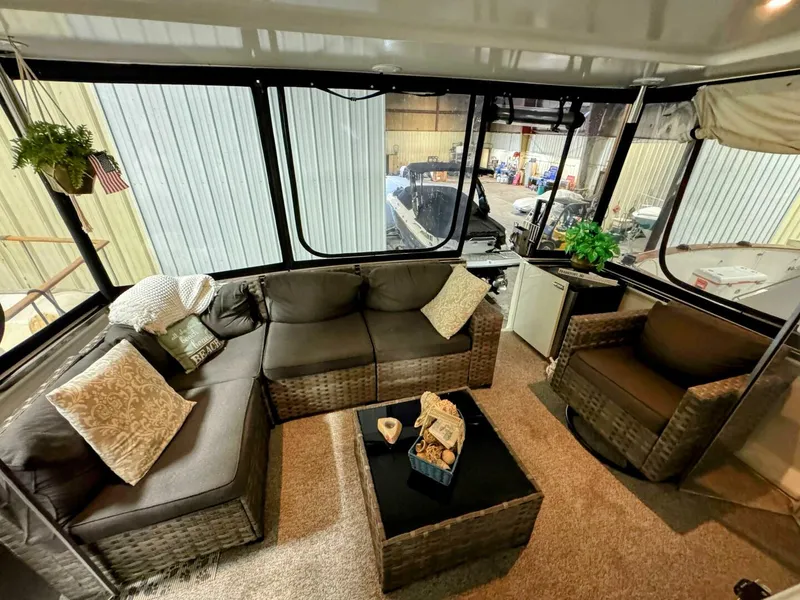 Slide: The Image of Carver 406 Aft Cabin Motor Yacht 1999 - 5700168