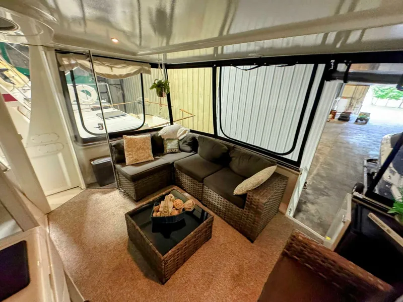 Slide: The Image of Carver 406 Aft Cabin Motor Yacht 1999 - 5700169