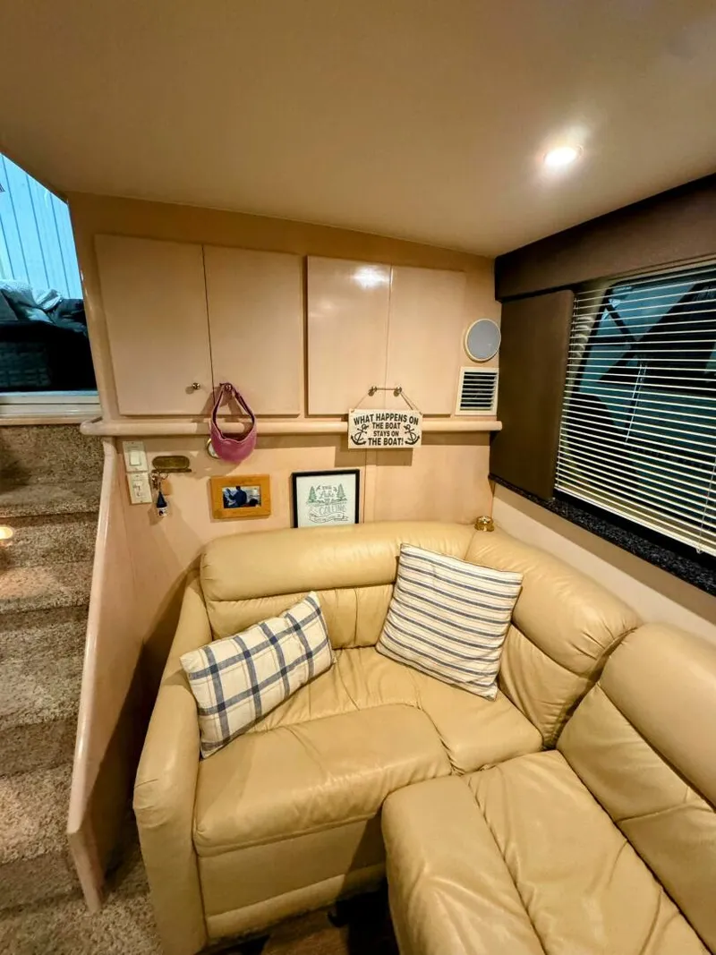 Slide: The Image of Carver 406 Aft Cabin Motor Yacht 1999 - 5700174