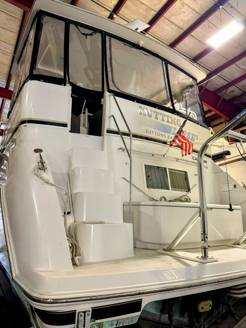 Slide: The Image of Carver 406 Aft Cabin Motor Yacht 1999 - 5700152