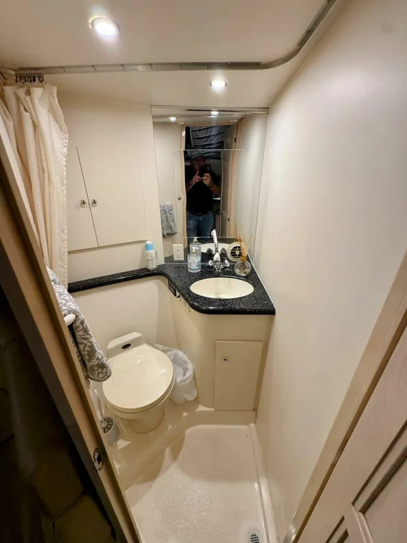 Slide: The Image of Carver 406 Aft Cabin Motor Yacht 1999 - 5700185