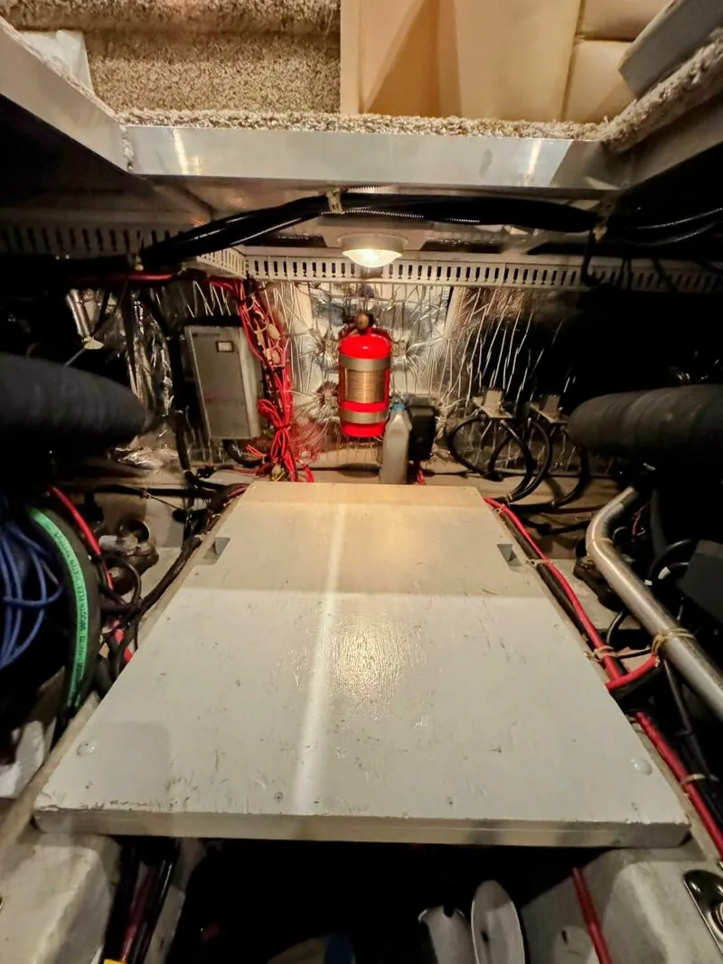 Slide: The Image of Carver 406 Aft Cabin Motor Yacht 1999 - 5700197