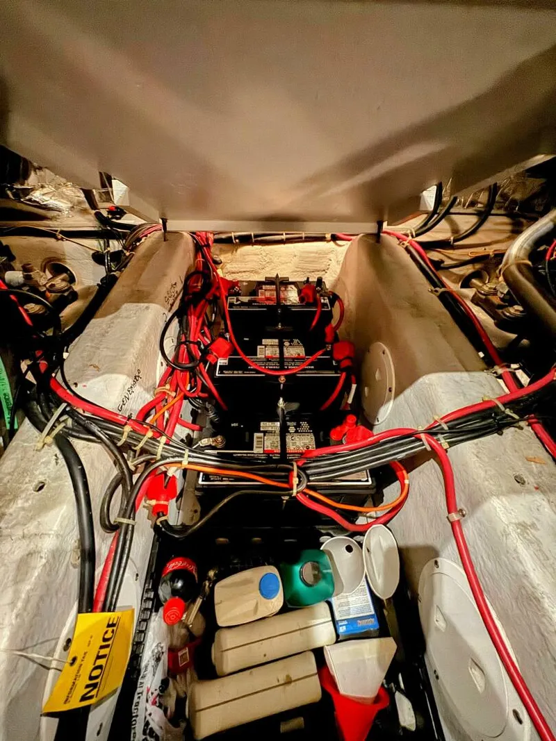 Slide: The Image of Carver 406 Aft Cabin Motor Yacht 1999 - 5700198