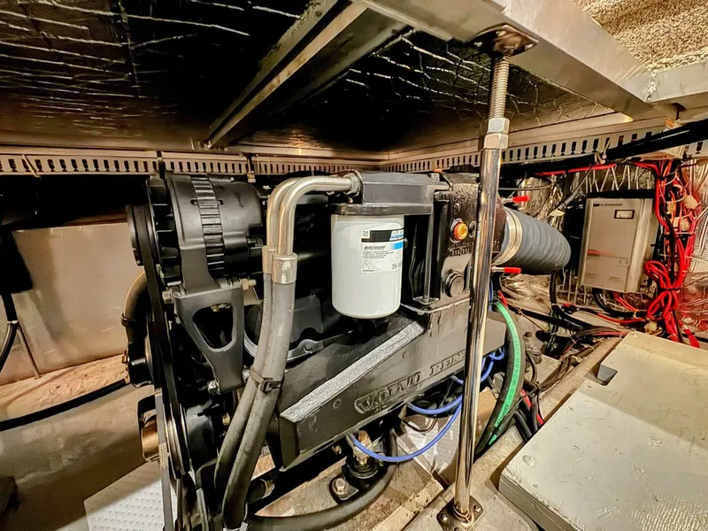 Slide: The Image of Carver 406 Aft Cabin Motor Yacht 1999 - 5700200