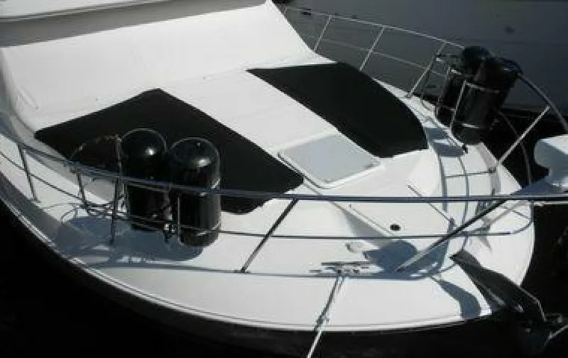 Slide: The Image of Carver 406 Aft Cabin Motor Yacht 1999 - 5700210