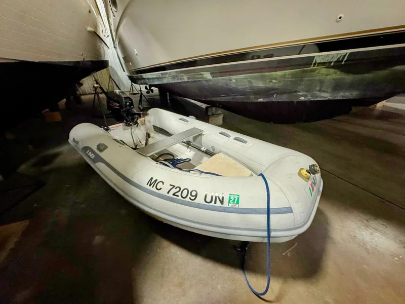 Slide: The Image of Carver 406 Aft Cabin Motor Yacht 1999 - 5700216