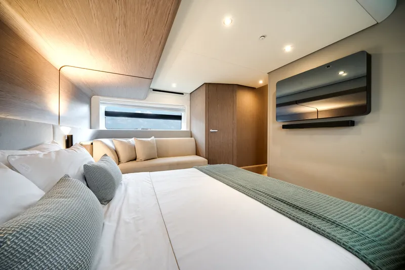 Slide: The Image of Azimut Fly 53 2026 - 5721675