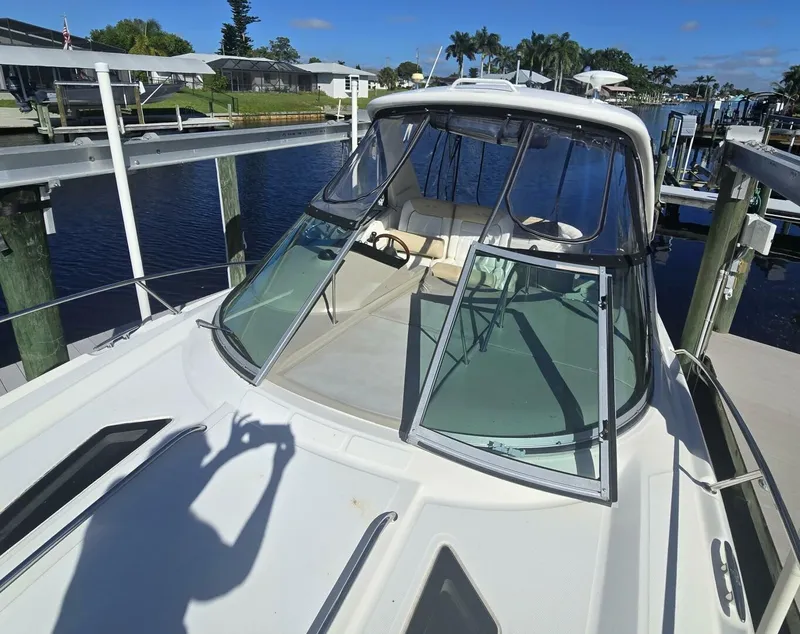 Slide: The Image of Sea Ray 330 Sundancer 2010 - 5700506