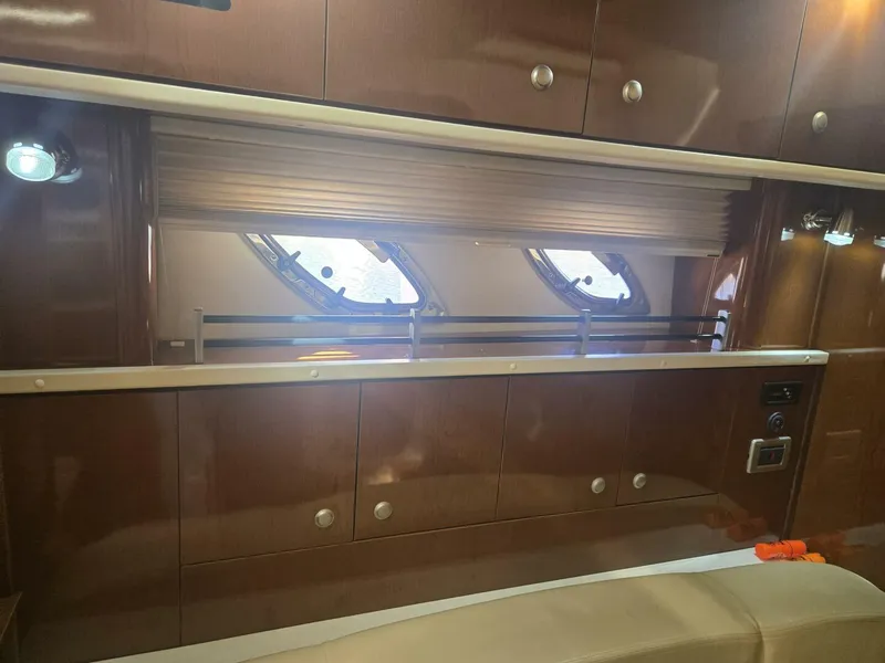 Slide: The Image of Sea Ray 330 Sundancer 2010 - 5700521