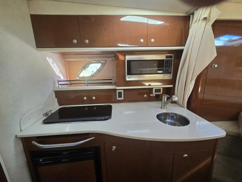 Slide: The Image of Sea Ray 330 Sundancer 2010 - 5700524