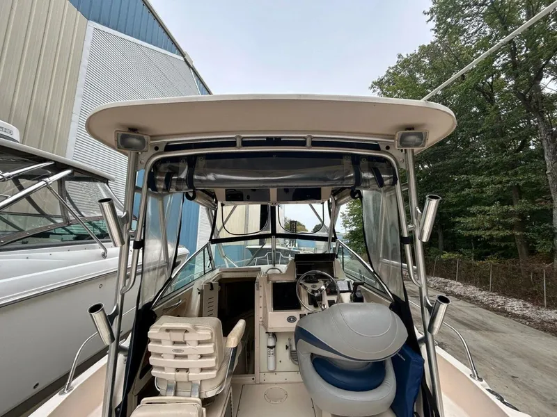 Slide: The Image of Grady-White Gulfstream 232 2004 - 5700998