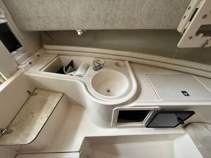 Slide: The Image of Grady-White Gulfstream 232 2004 - 5701004