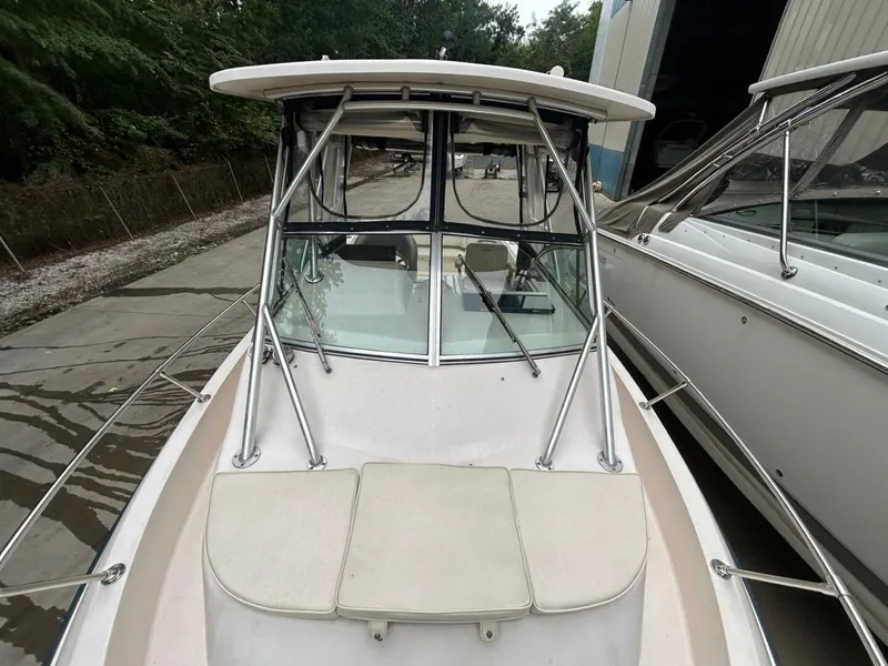 Slide: The Image of Grady-White Gulfstream 232 2004 - 5701010