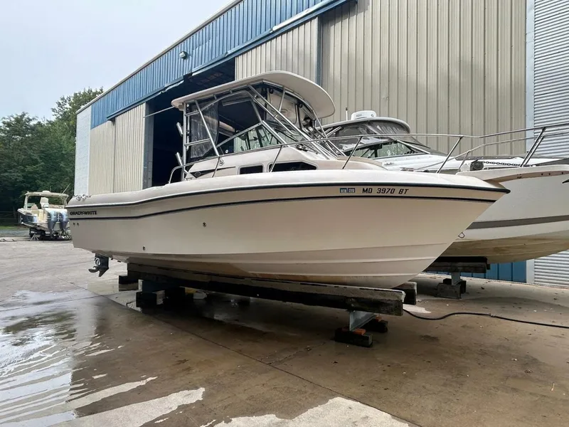 Slide: The Image of Grady-White Gulfstream 232 2004 - 5700986