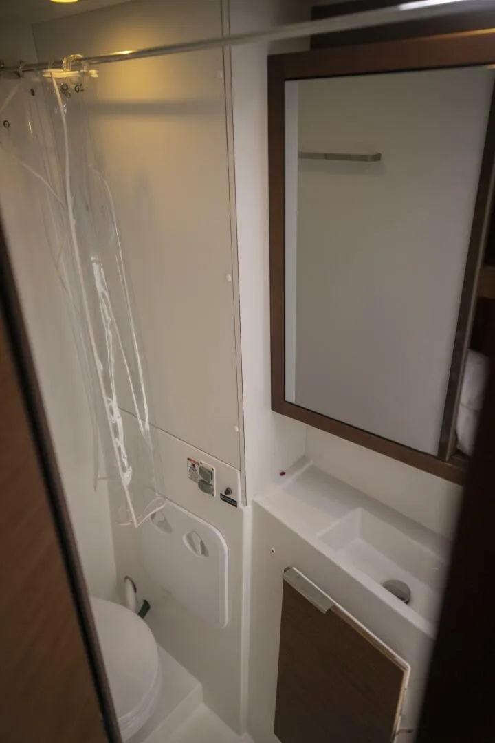 Slide: The Image of Lagoon 40 2020 - 5701099