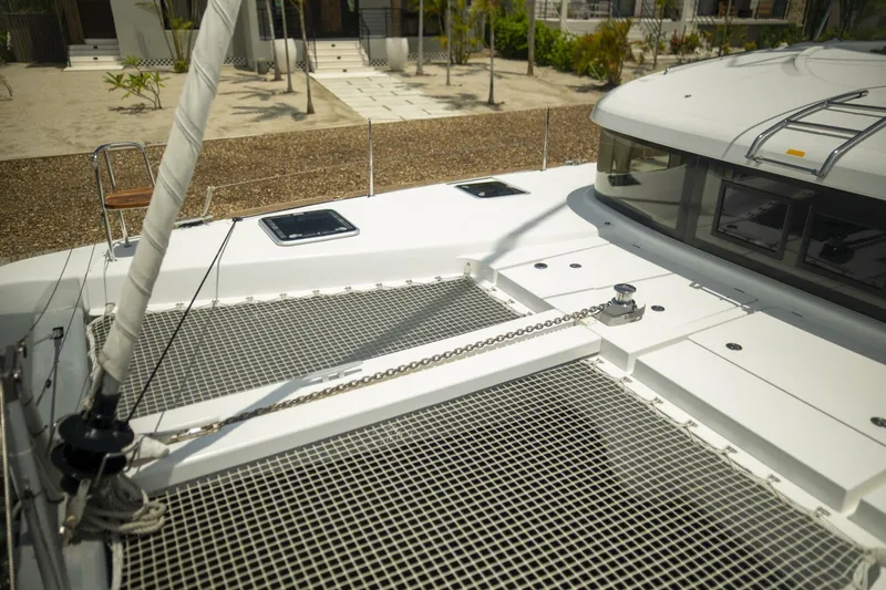 Slide: The Image of Lagoon 40 2020 - 5701114